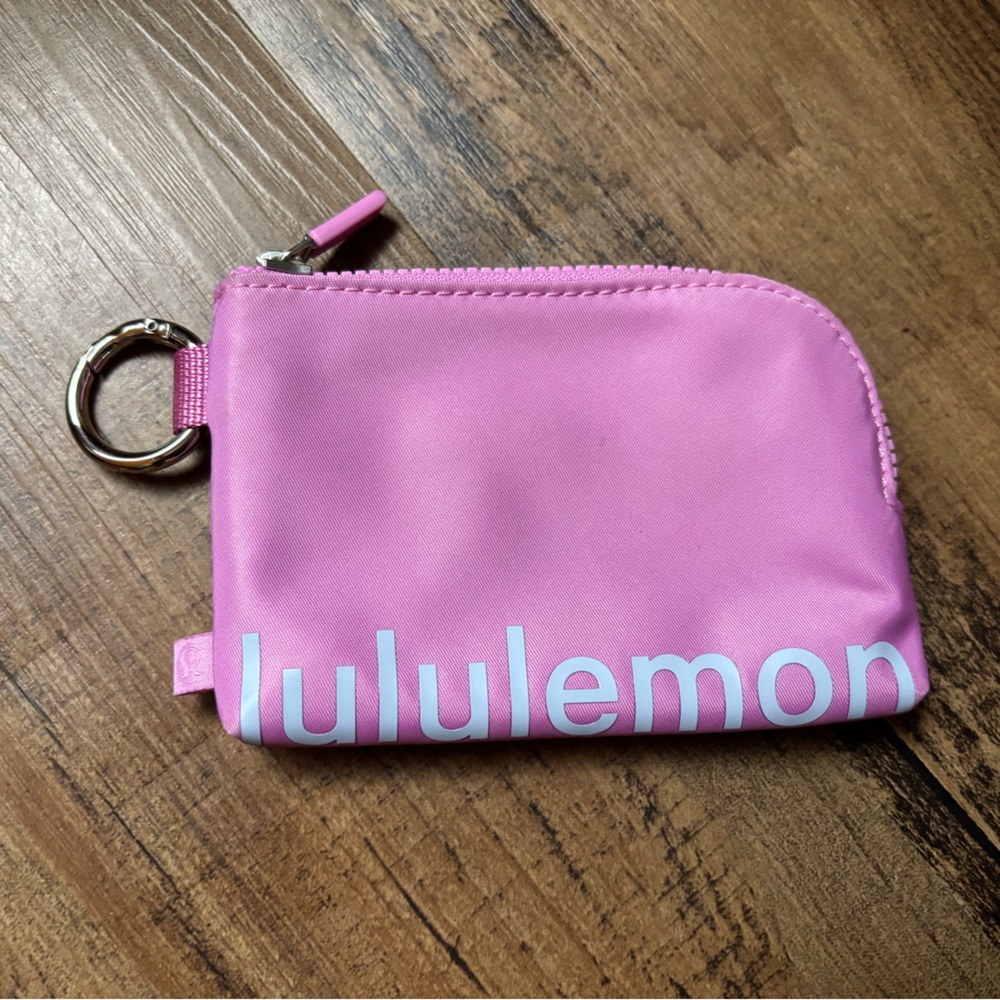 Lululemon clippable card pouch!
